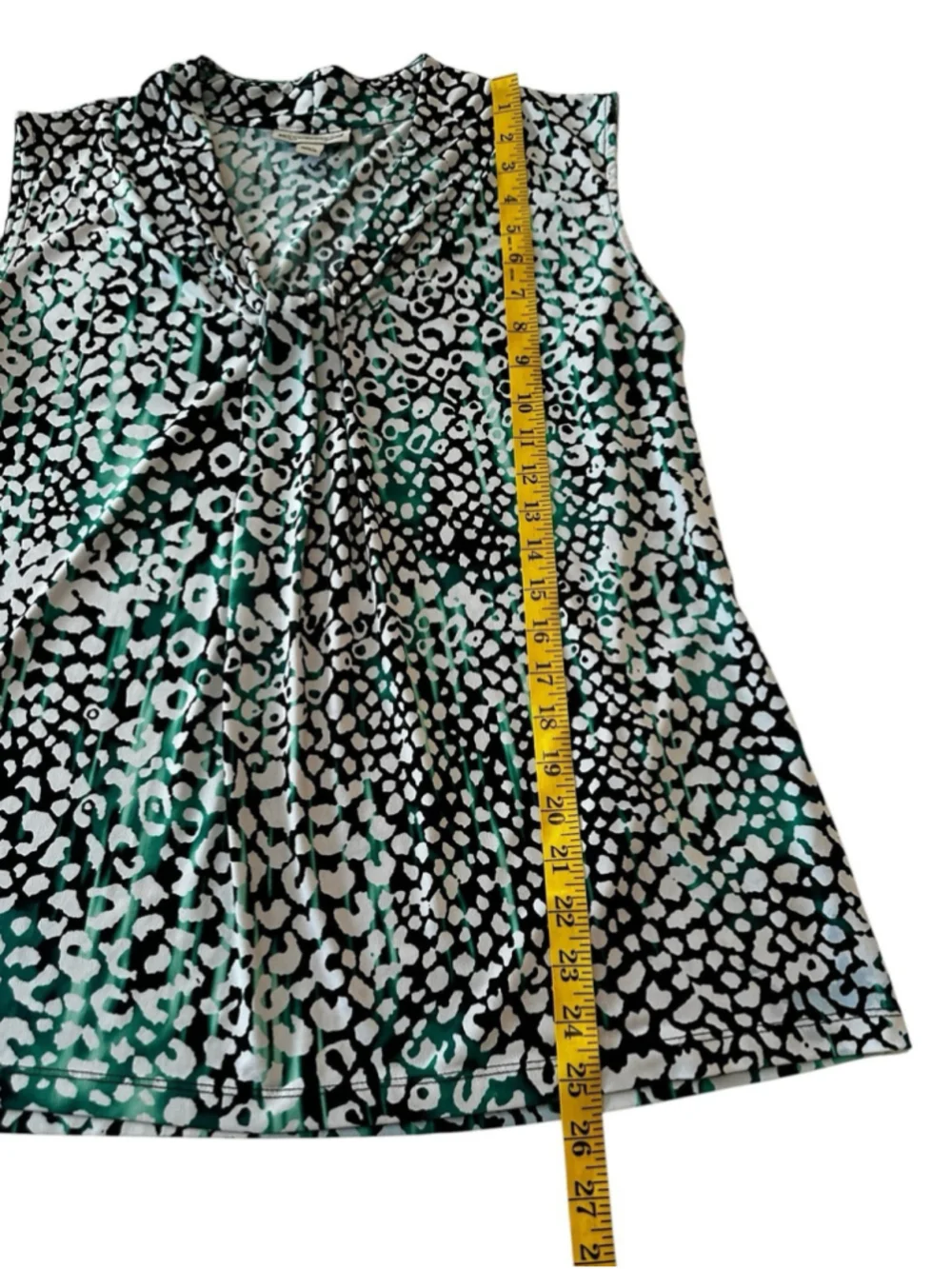 Dana Buchman Chic Sleeveless Career Blouse Womens XL Green & Black Animal Print - Picture 11 of 13